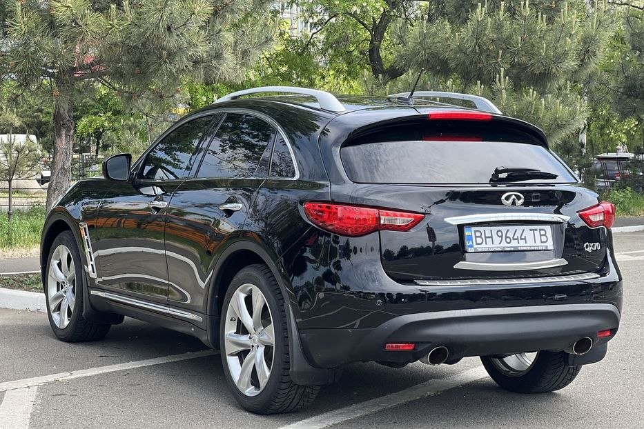 Продам Infiniti QX70 35 2013 года в Одессе