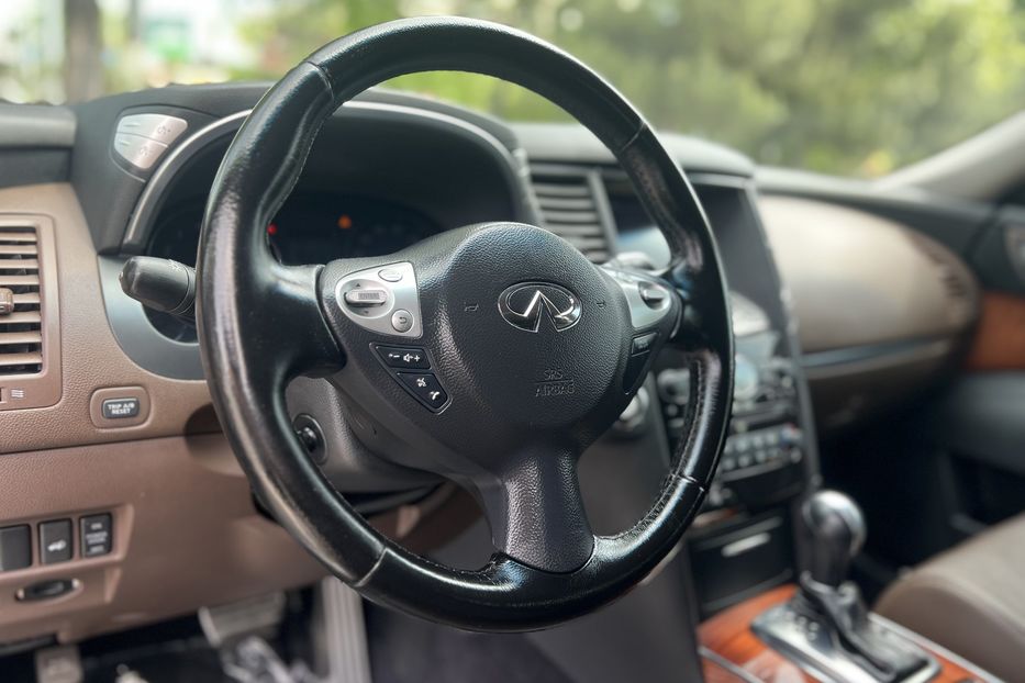 Продам Infiniti QX70 35 2013 года в Одессе