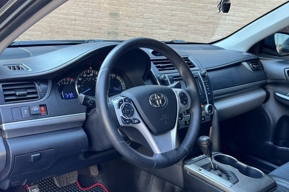 Продам Toyota Camry 2014 года в Одессе