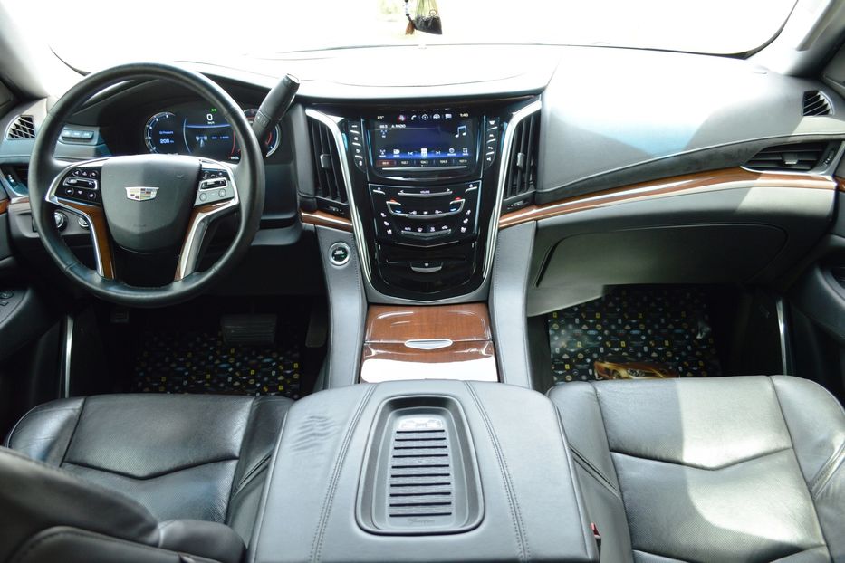Продам Cadillac Escalade 2017 года в Одессе