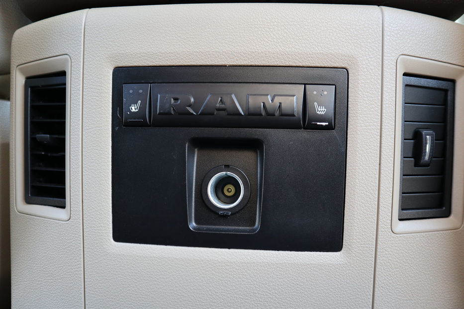 Продам Dodge RAM 1500 5.7 HEMI Laramie 2016 года в Одессе