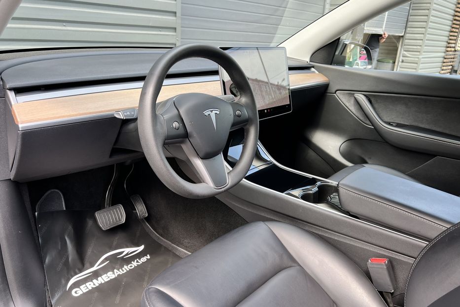 Продам Tesla Model Y Long Range 75 kWh Dual Motor 2020 года в Киеве