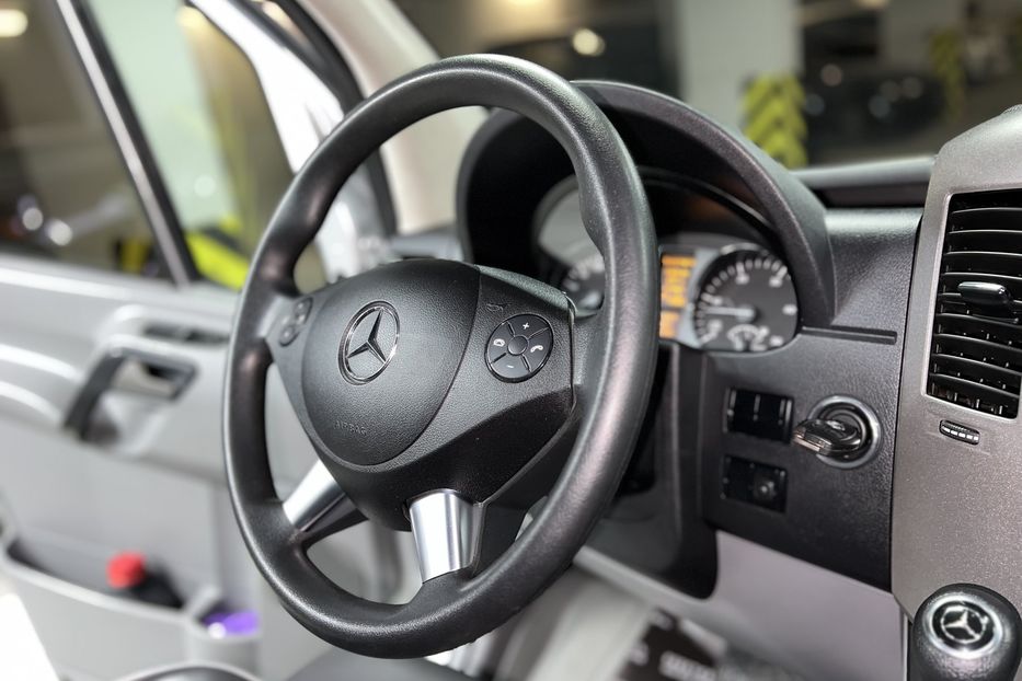 Продам Mercedes-Benz Sprinter пасс. 2014 года в Киеве