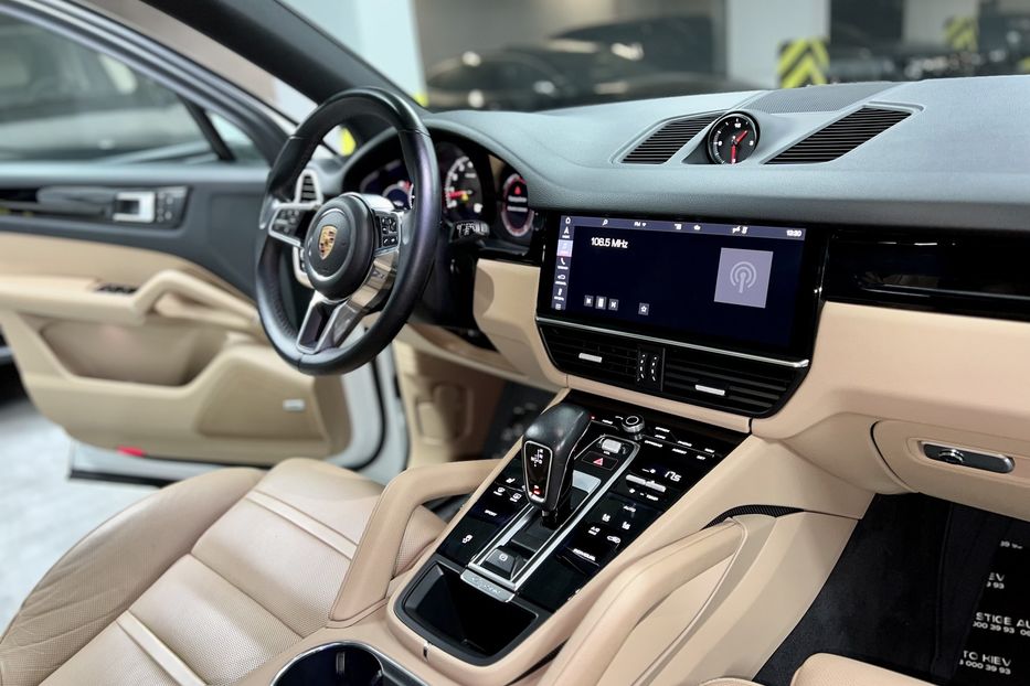 Продам Porsche Cayenne 2018 года в Киеве