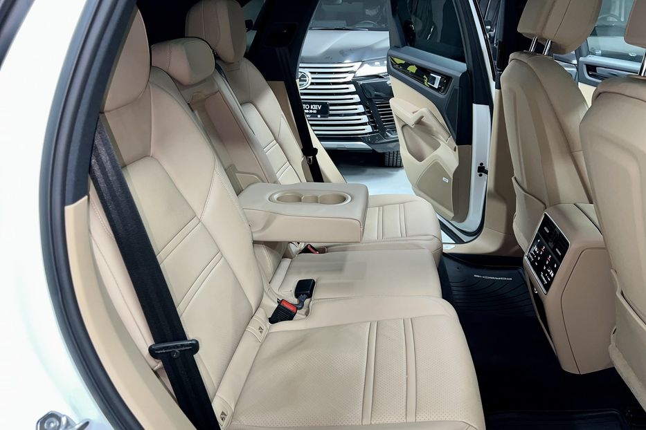 Продам Porsche Cayenne 2018 года в Киеве