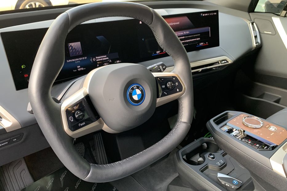 Продам BMW iX 50 Xdrive 2022 года в Киеве