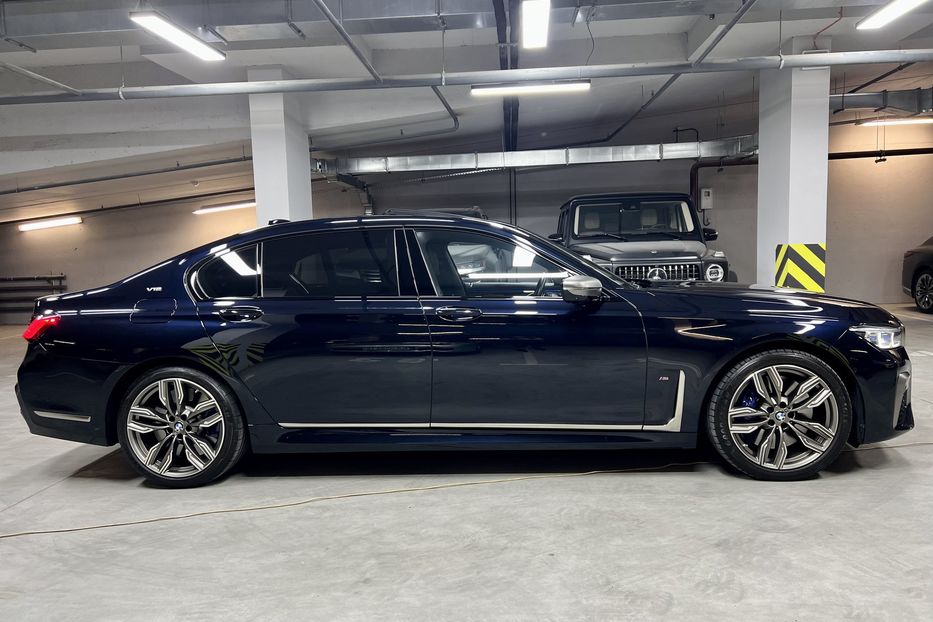 Продам BMW 760 2021 года в Киеве