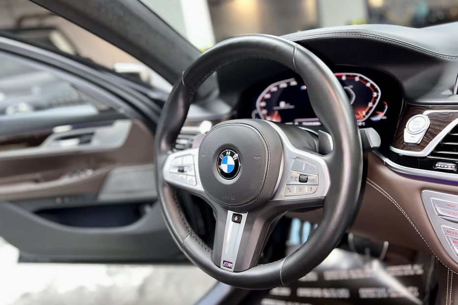 Продам BMW 760 2021 года в Киеве