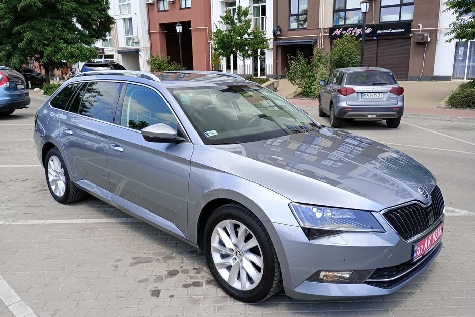 Продам Skoda Superb 110кВт 2017 года в Киеве