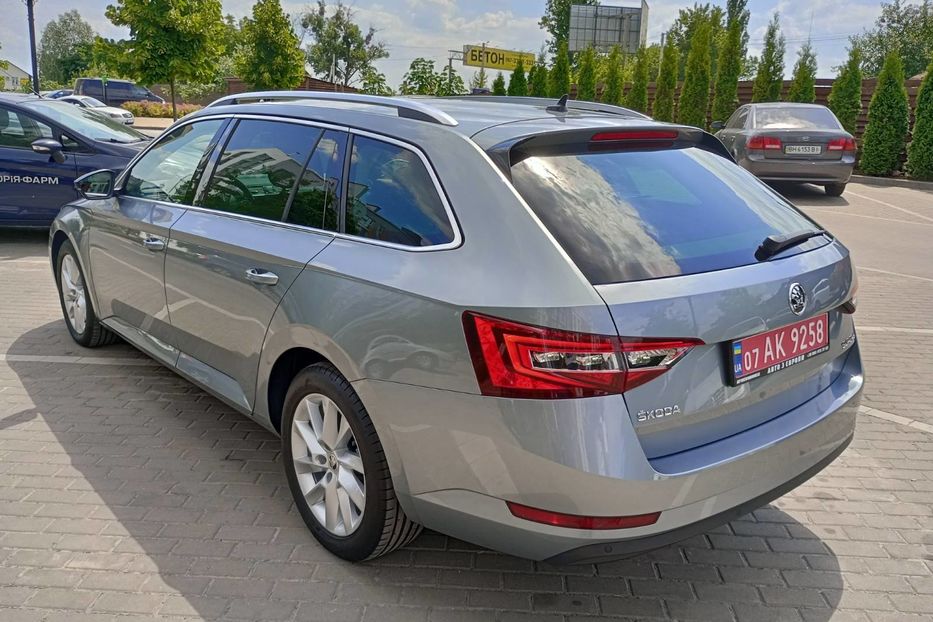 Продам Skoda Superb 110кВт 2017 года в Киеве