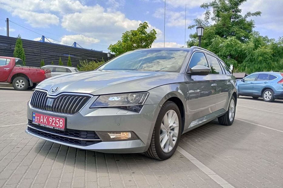 Продам Skoda Superb 110кВт 2017 года в Киеве