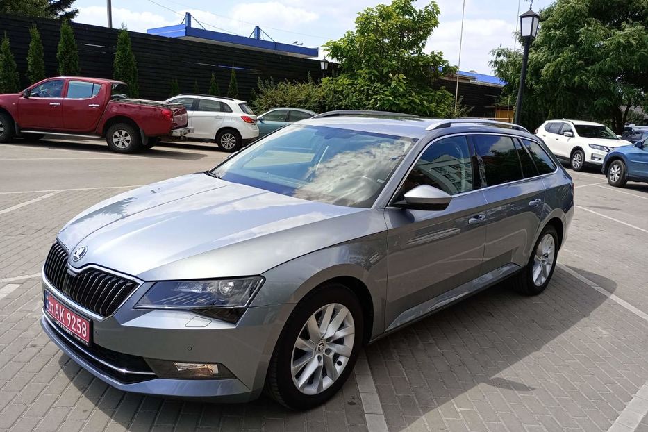 Продам Skoda Superb 110кВт 2017 года в Киеве