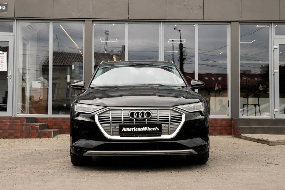 Продам Audi E-Tron 71 kWh 2019 года в Черновцах