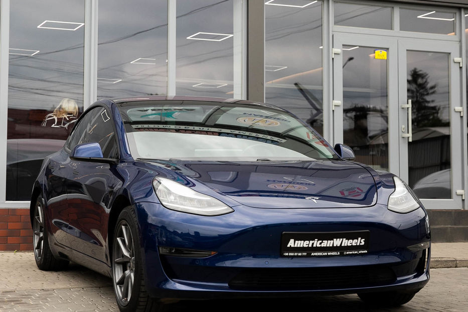 Продам Tesla Model 3 Long Range RearWheelDrive 2018 года в Черновцах