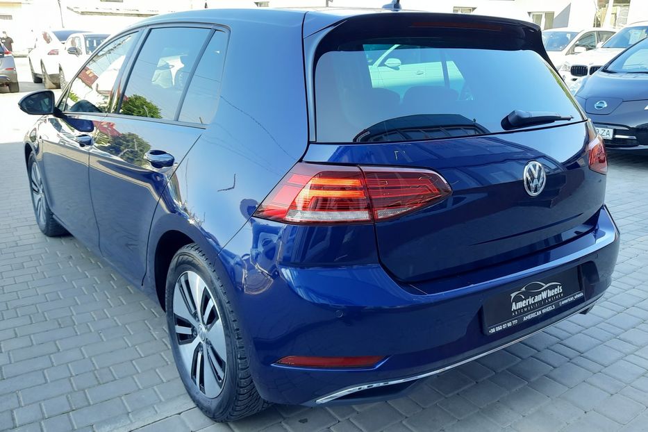 Продам Volkswagen e-Golf 2 покоління 2017 года в Черновцах