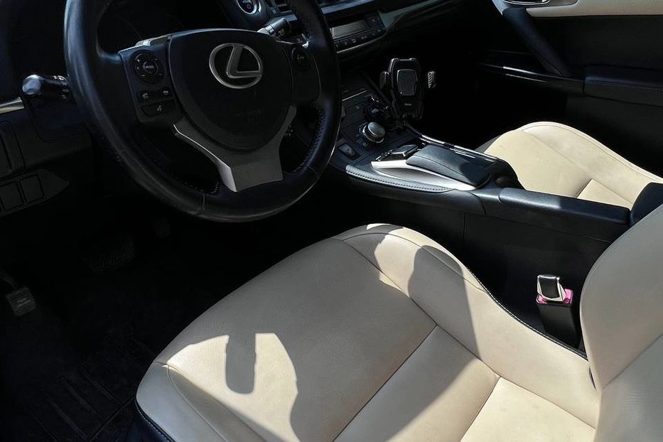 Продам Lexus CT 200 2014 года в Черновцах