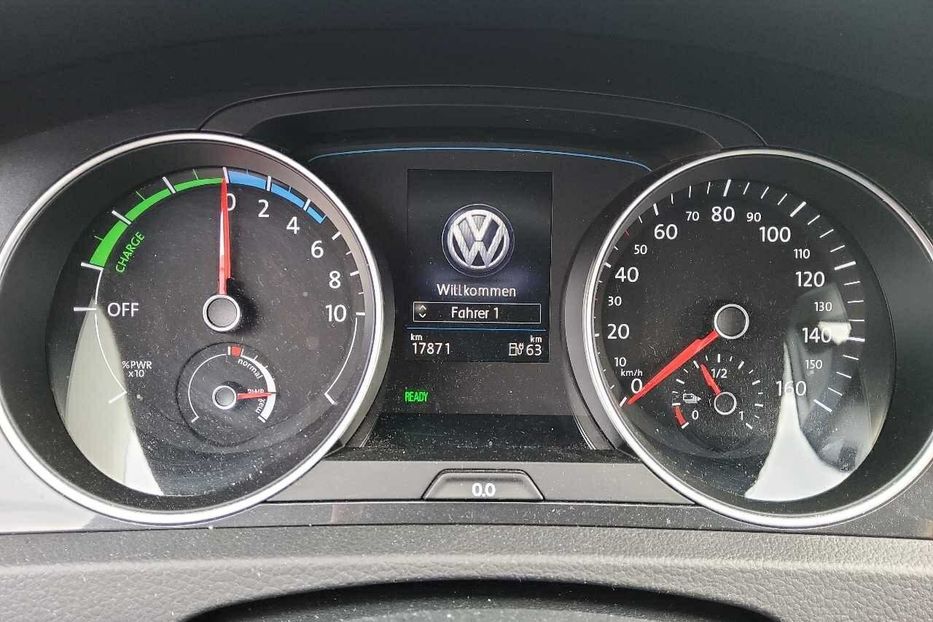 Продам Volkswagen e-Golf 36KW  2020 года в Львове