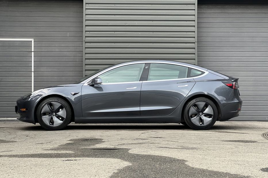 Продам Tesla Model 3 Standard Range 60 kWh 2019 года в Киеве