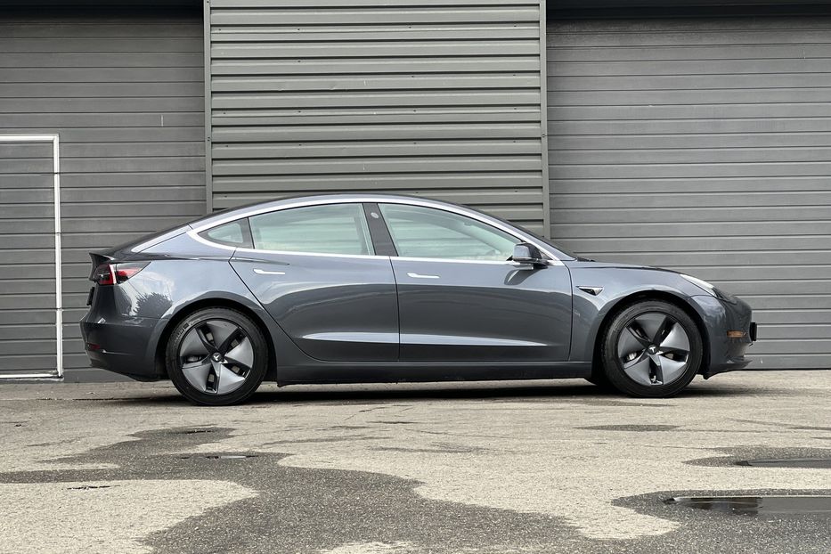 Продам Tesla Model 3 Standard Range 60 kWh 2019 года в Киеве