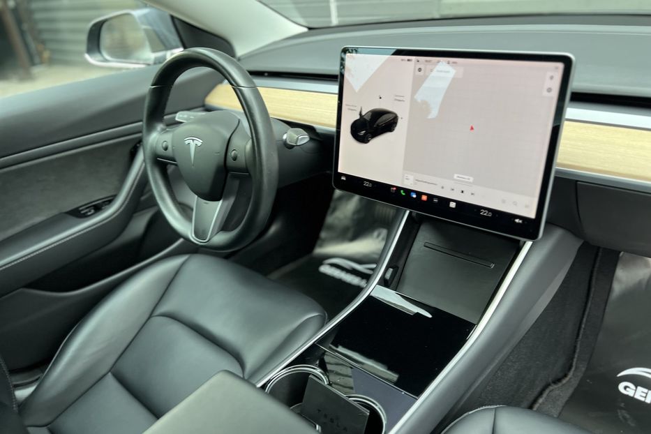 Продам Tesla Model 3 Standard Range 60 kWh 2019 года в Киеве