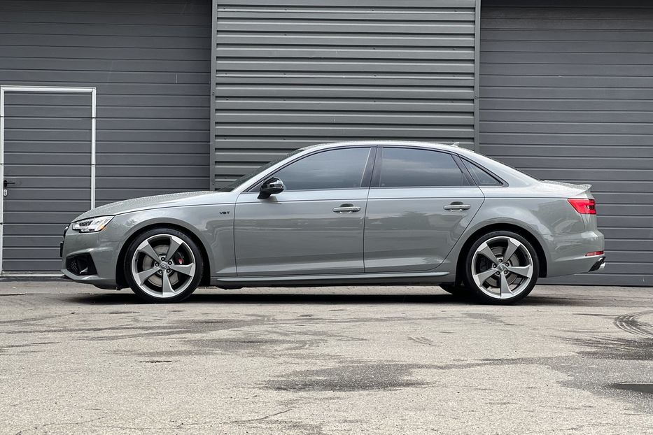 Продам Audi S4 2018 года в Киеве