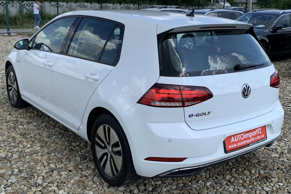 Продам Volkswagen e-Golf 35.8 kWh 100 кВт/136 к.с. 2018 года в Львове