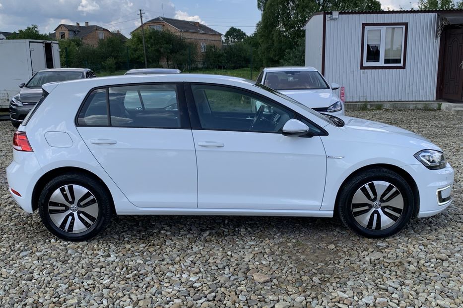 Продам Volkswagen e-Golf 35.8 kWh 100 кВт/136 к.с. 2018 года в Львове