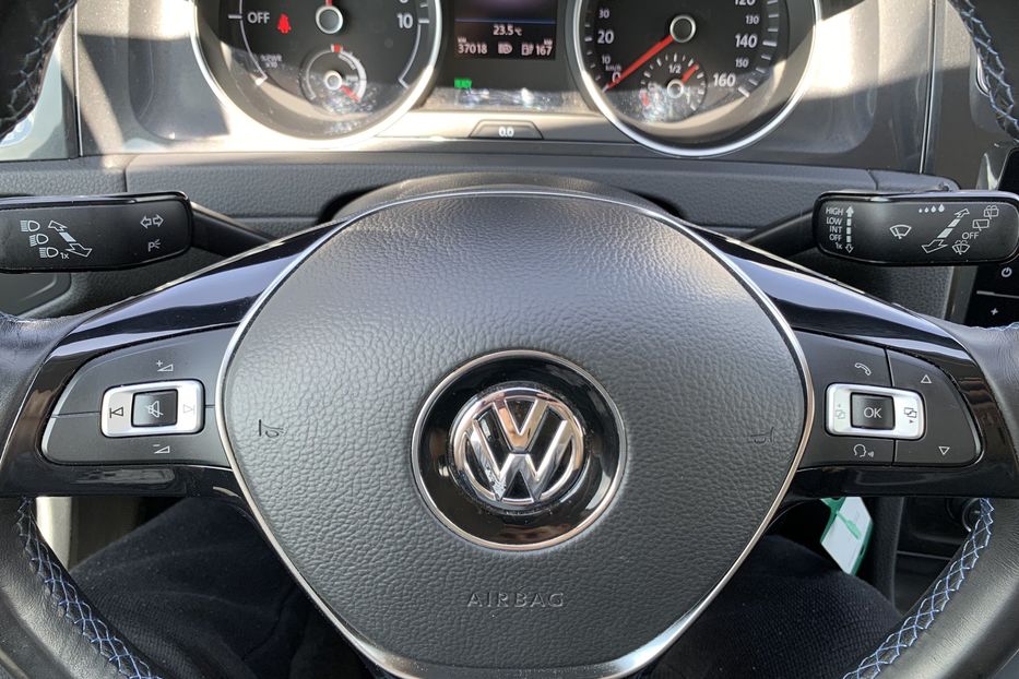 Продам Volkswagen e-Golf 35.8 kWh 100 кВт/136 к.с. 2018 года в Львове