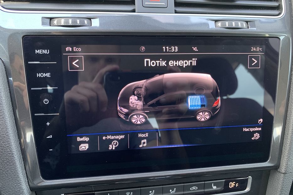 Продам Volkswagen e-Golf 35.8 kWh 100 кВт/136 к.с. 2018 года в Львове