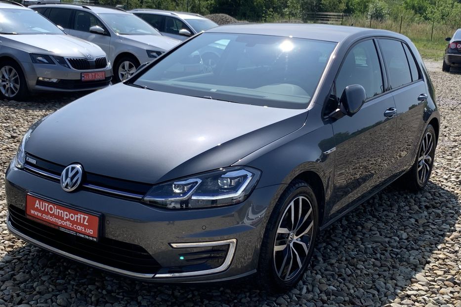 Продам Volkswagen e-Golf 35.8 kWh 100 кВт/136 к.с. 2020 года в Львове