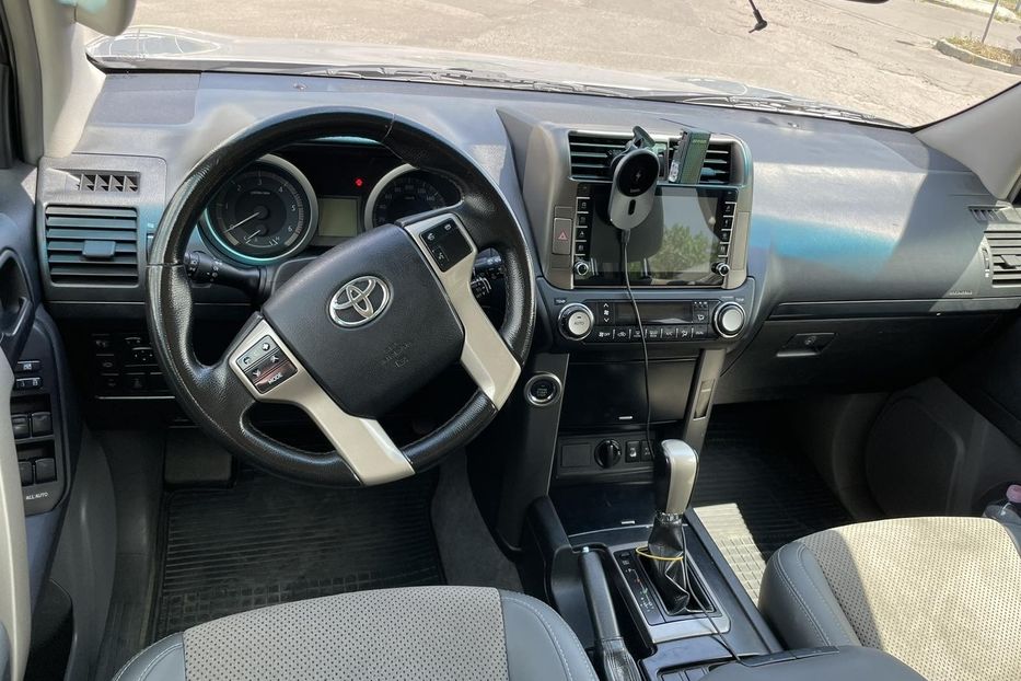 Продам Toyota Land Cruiser Prado 150 2011 года в Николаеве