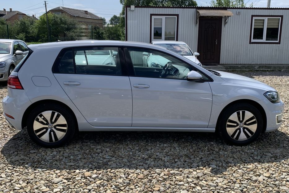 Продам Volkswagen e-Golf 35.8 kWh 100 кВт/136 к.с. 2019 года в Львове