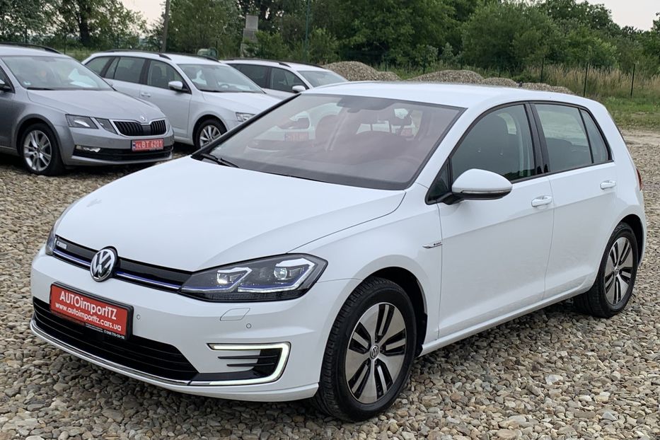 Продам Volkswagen e-Golf 35.8 kWh 100 кВт/136 к.с. 2020 года в Львове