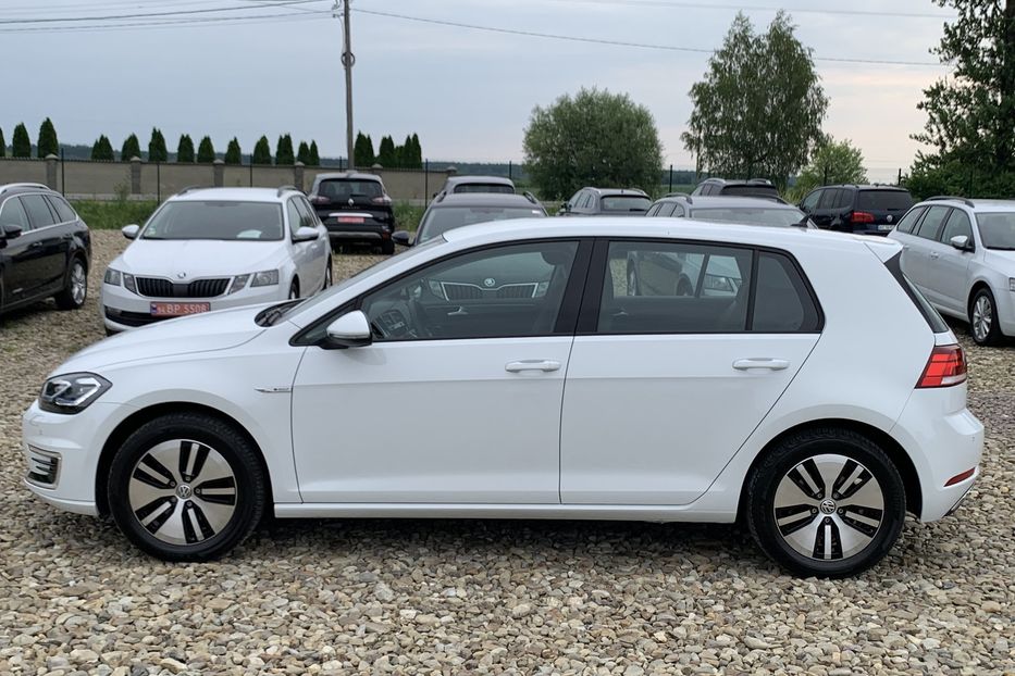 Продам Volkswagen e-Golf 35.8 kWh 100 кВт/136 к.с. 2020 года в Львове