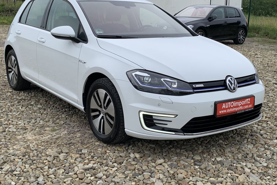 Продам Volkswagen e-Golf 35.8 kWh 100 кВт/136 к.с. 2020 года в Львове