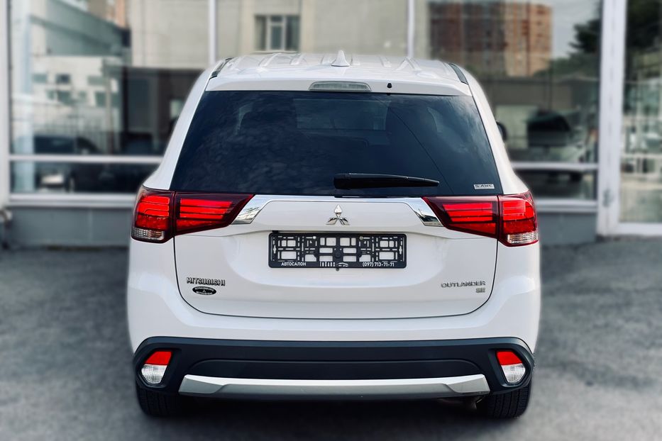 Продам Mitsubishi Outlander SE 2018 года в Одессе