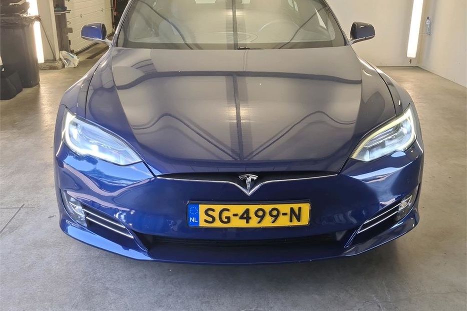 Продам Tesla Model S  75 kWh AWD 2018 года в Львове