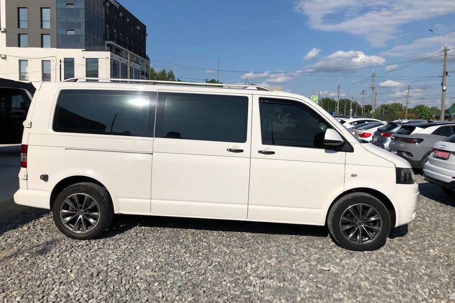 Продам Volkswagen T5 (Transporter) пасс. 2010 года в Черновцах