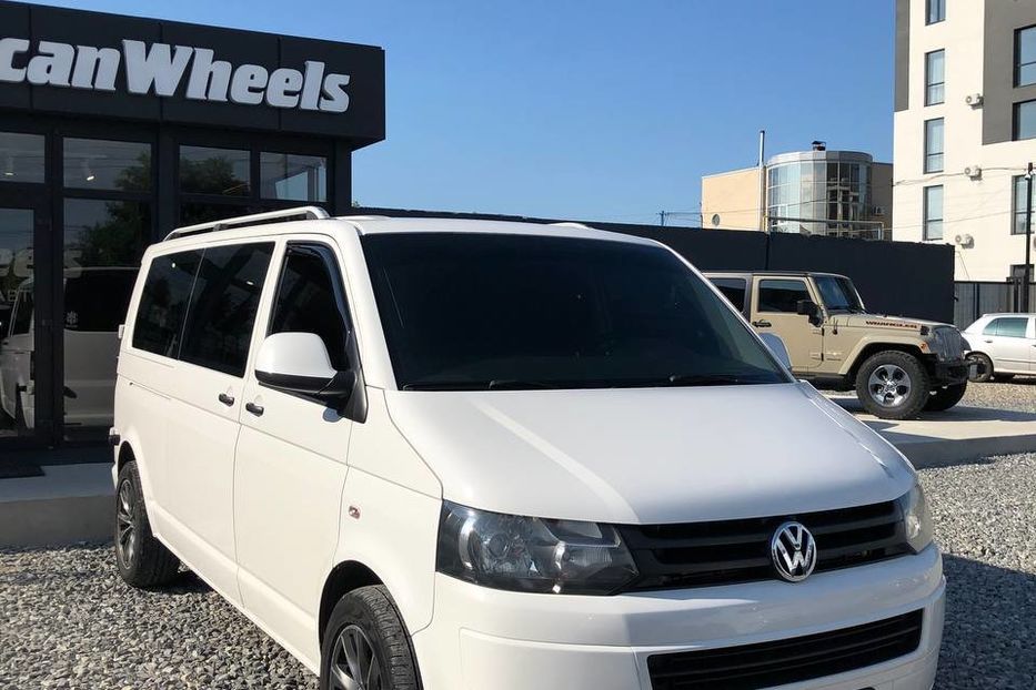 Продам Volkswagen T5 (Transporter) пасс. 2010 года в Черновцах