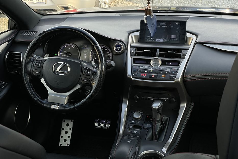 Продам Lexus NX 300 F-Sport 2016 года в Черновцах