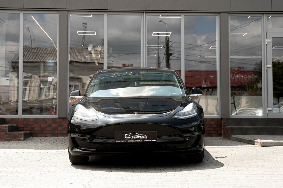 Продам Tesla Model 3 Standart + 2019 года в Черновцах