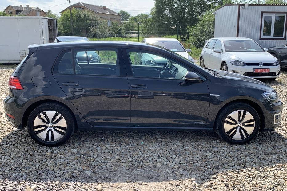 Продам Volkswagen e-Golf 35.8 kWh 100 кВт/136 к.с. 2020 года в Львове