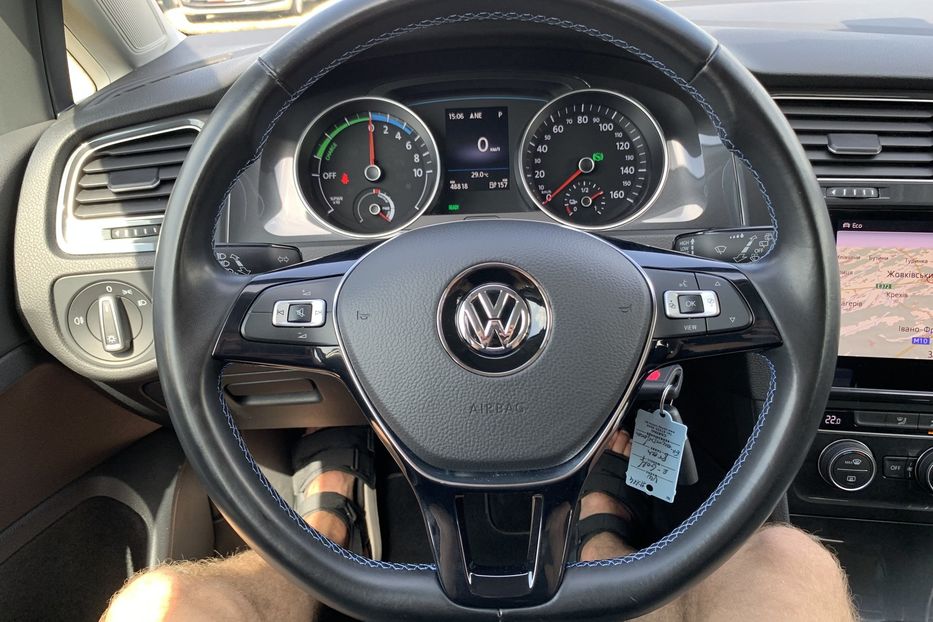 Продам Volkswagen e-Golf 35.8 kWh 100 кВт/136 к.с. 2020 года в Львове