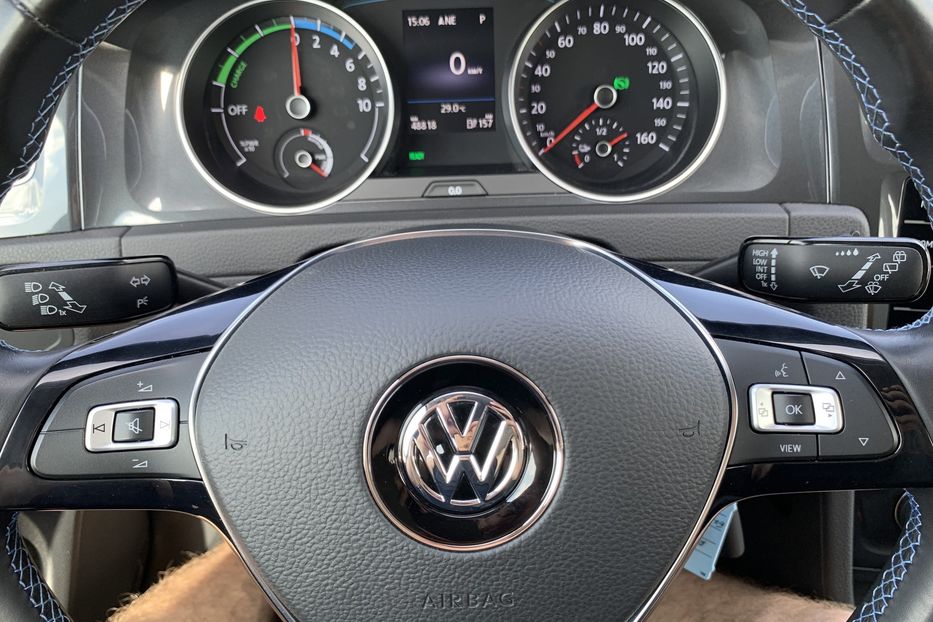 Продам Volkswagen e-Golf 35.8 kWh 100 кВт/136 к.с. 2020 года в Львове