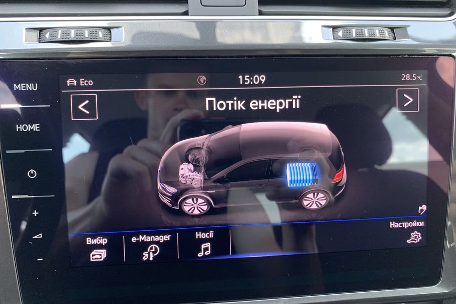 Продам Volkswagen e-Golf 35.8 kWh 100 кВт/136 к.с. 2020 года в Львове