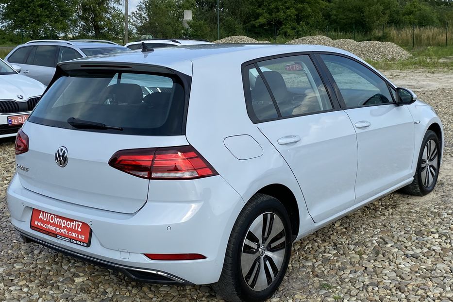 Продам Volkswagen e-Golf 35.8 kWh 100 кВт/136 к.с. 2018 года в Львове