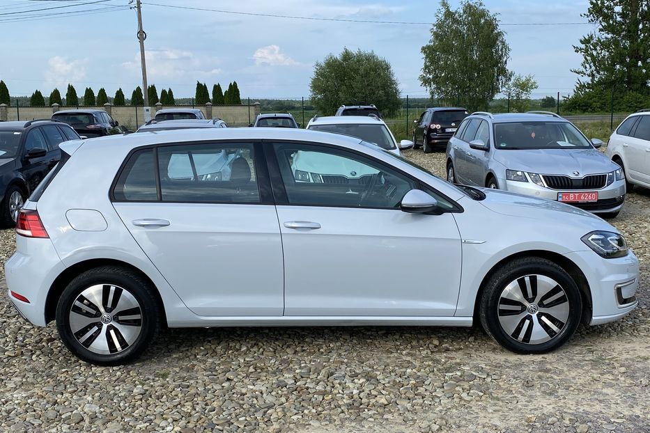 Продам Volkswagen e-Golf 35.8 kWh 100 кВт/136 к.с. 2018 года в Львове