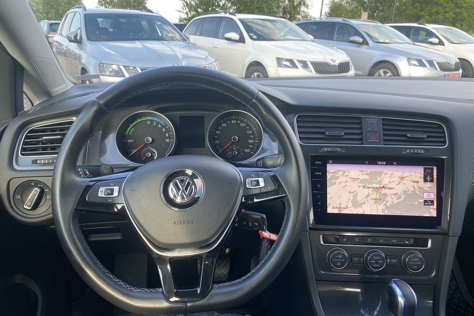 Продам Volkswagen e-Golf 35.8 kWh 100 кВт/136 к.с. 2018 года в Львове