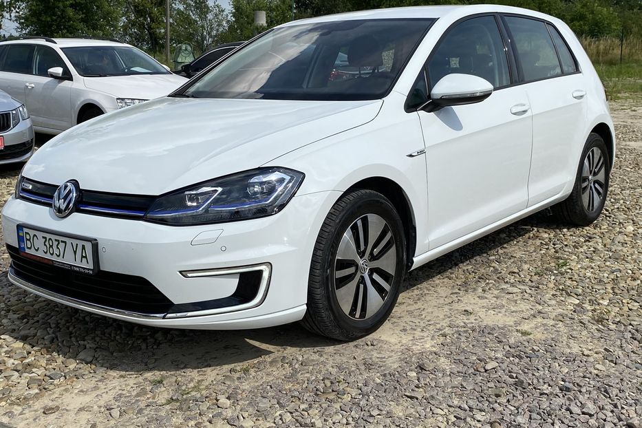 Продам Volkswagen e-Golf 35.8 kWh 100 кВт/136 к.с. 2017 года в Львове