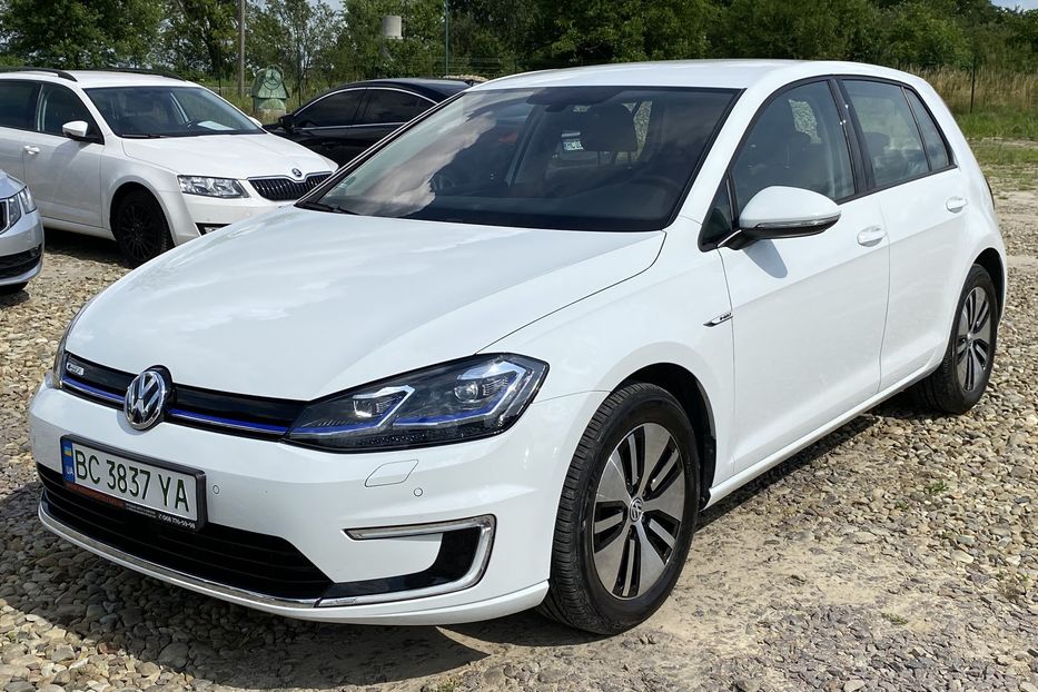 Продам Volkswagen e-Golf 35.8 kWh 100 кВт/136 к.с. 2017 года в Львове